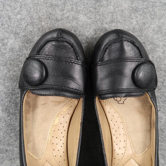 Strictly Comfort Shoes Womens 7 Pumps Heels Leather Closed Toe Button Moc Black - Picture 9 of 14
